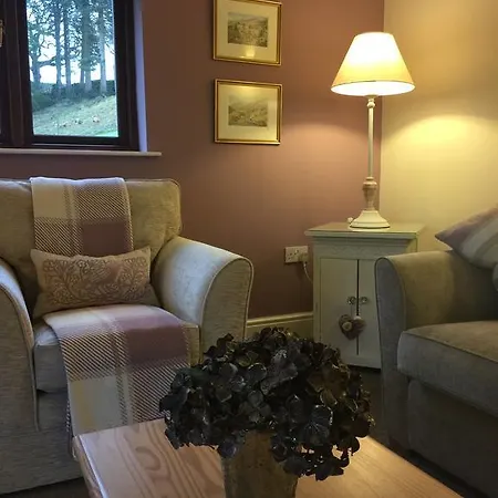 Willowbank Apartment *